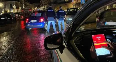 Lamezia Terme, stretta della polizia nell’area della movida: sanzioni per somministrazione alcolici a minori\u00A0\n