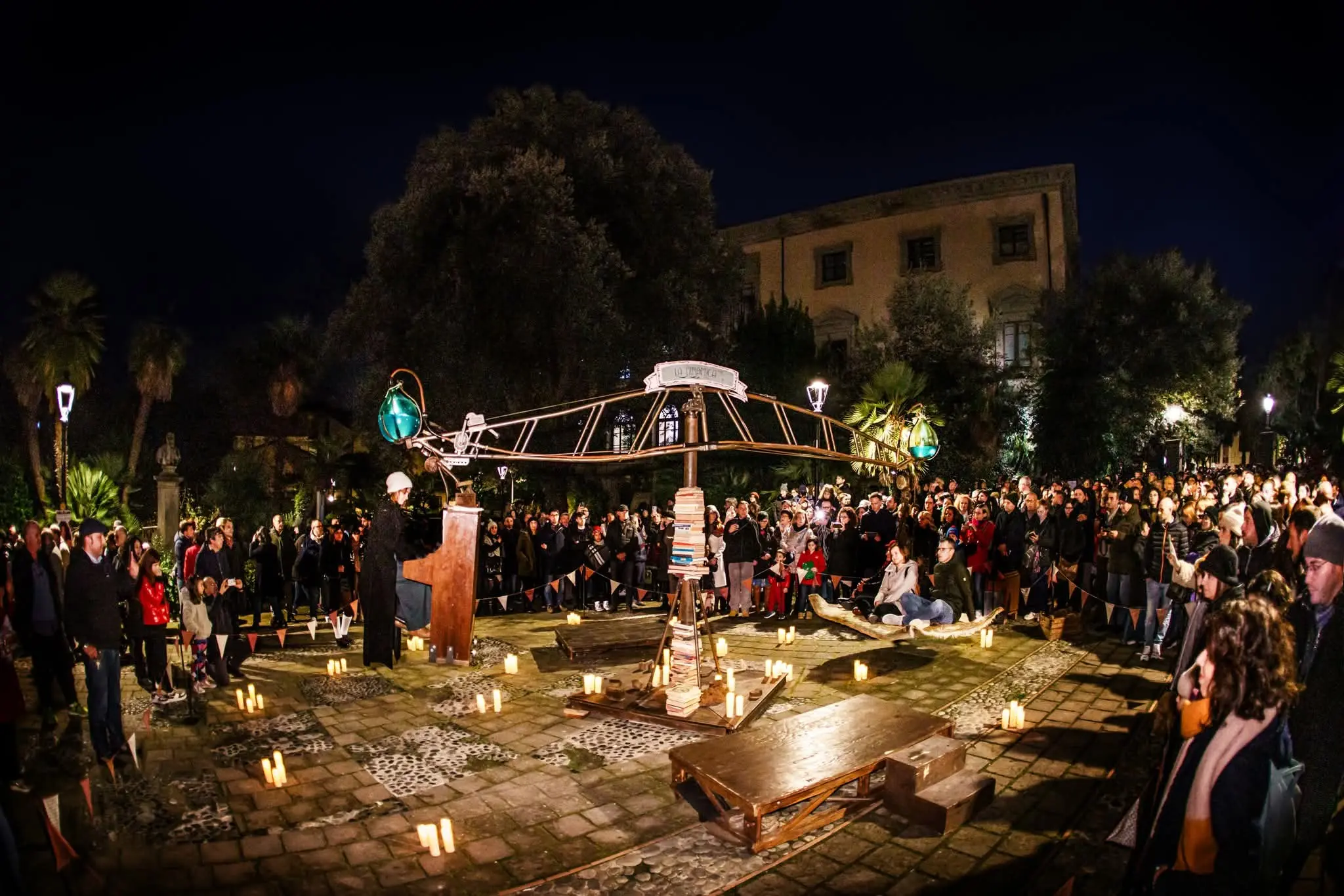 “A pagare comincia tu”, la denuncia di Lobello e Veraldi: «Fiorita perde il finanziamento da 300 mila euro per le festività natalizie»\n