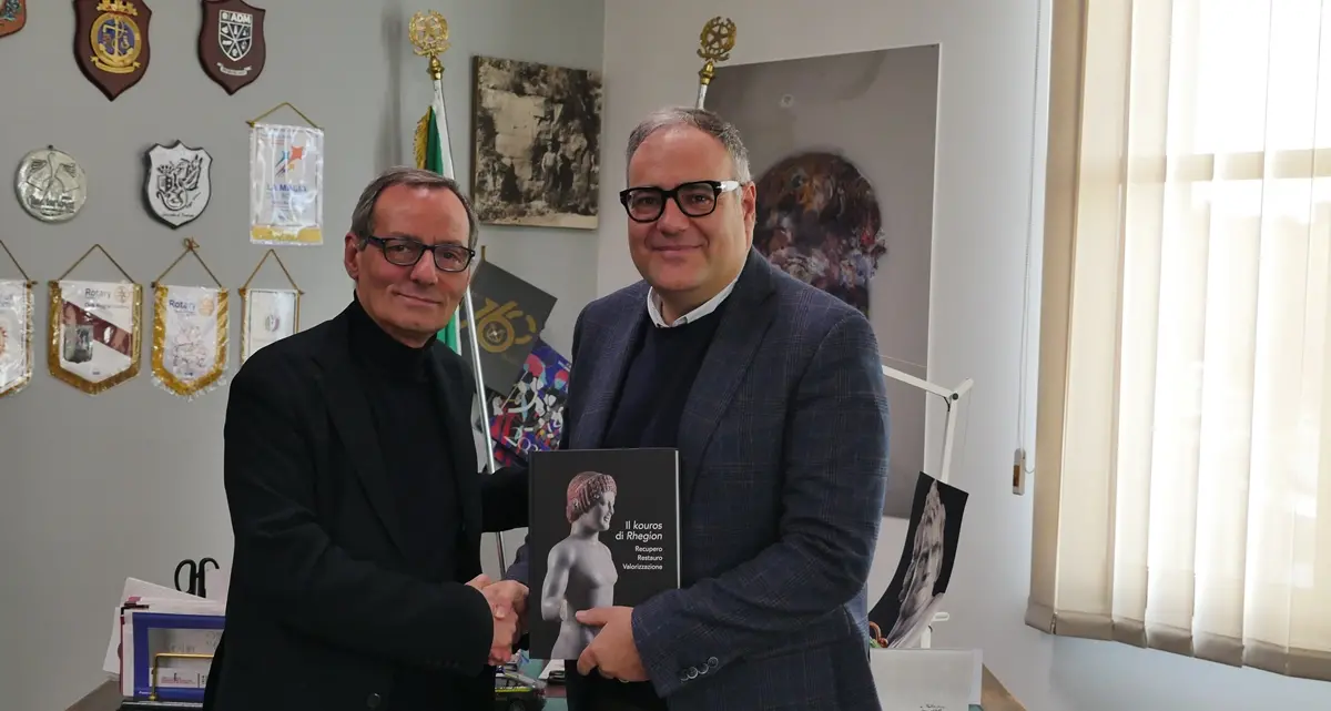 A palazzo Piacentini il sindaco ff Battaglia\u00A0incontra\u00A0il direttore\u00A0Sudano:\u00A0«Rafforzare il legame tra il Comune e il MArRC»\n