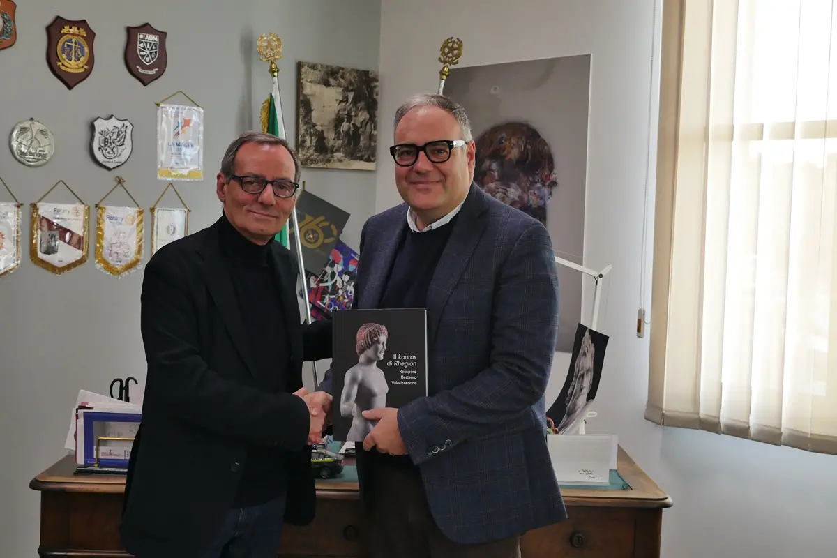 A palazzo Piacentini il sindaco ff Battaglia\u00A0incontra\u00A0il direttore\u00A0Sudano:\u00A0«Rafforzare il legame tra il Comune e il MArRC»\n