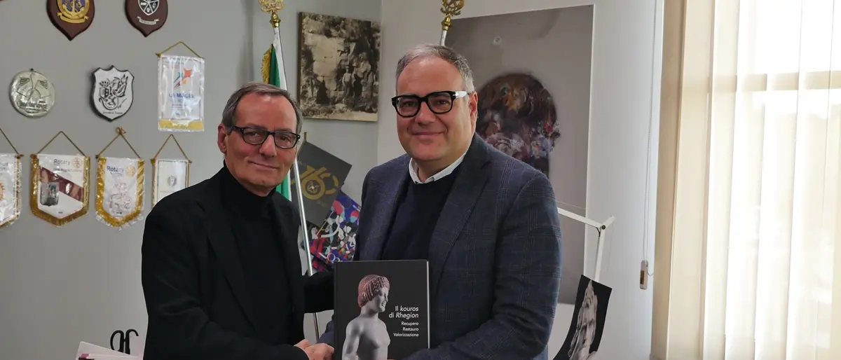 A palazzo Piacentini il sindaco ff Battaglia\u00A0incontra\u00A0il direttore\u00A0Sudano:\u00A0«Rafforzare il legame tra il Comune e il MArRC»\n