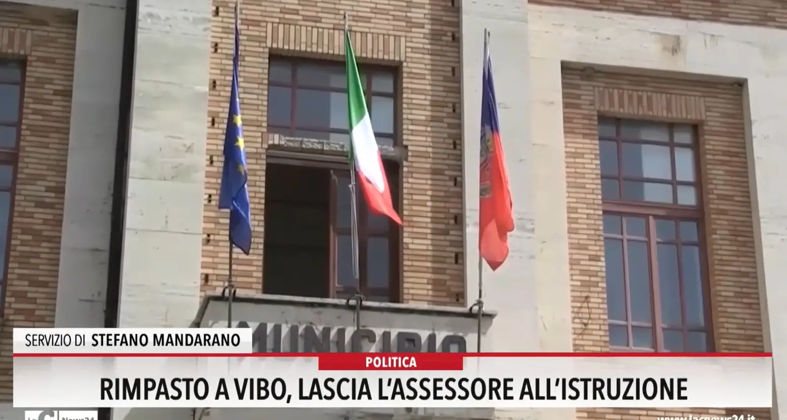 Rimpasto a Vibo, lascia l'assessore all'istruzione