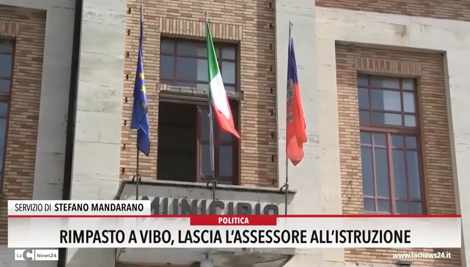 Rimpasto a Vibo, lascia l'assessore all'istruzione