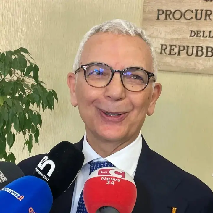 Cosenza, al Liceo “Misasi” il procuratore Capomolla dialoga con gli studenti su droga e responsabilità educativa\n