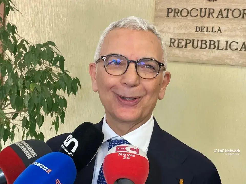 Cosenza, al Liceo “Misasi” il procuratore Capomolla dialoga con gli studenti su droga e responsabilità educativa