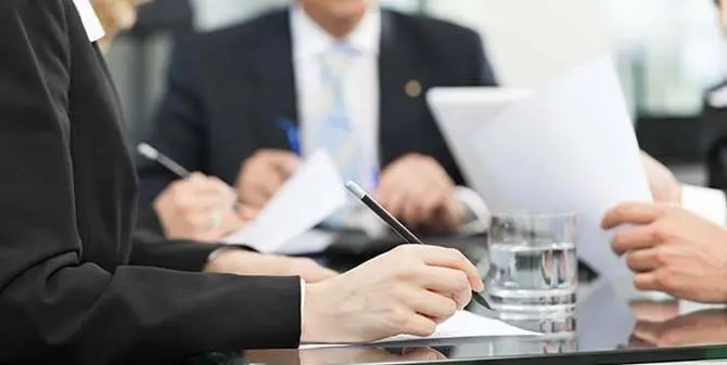 «I consulenti lavorano? Più o meno…», i contratti in Consiglio regionale agli amici dei politici: la lezione di Rimborsopoli\n