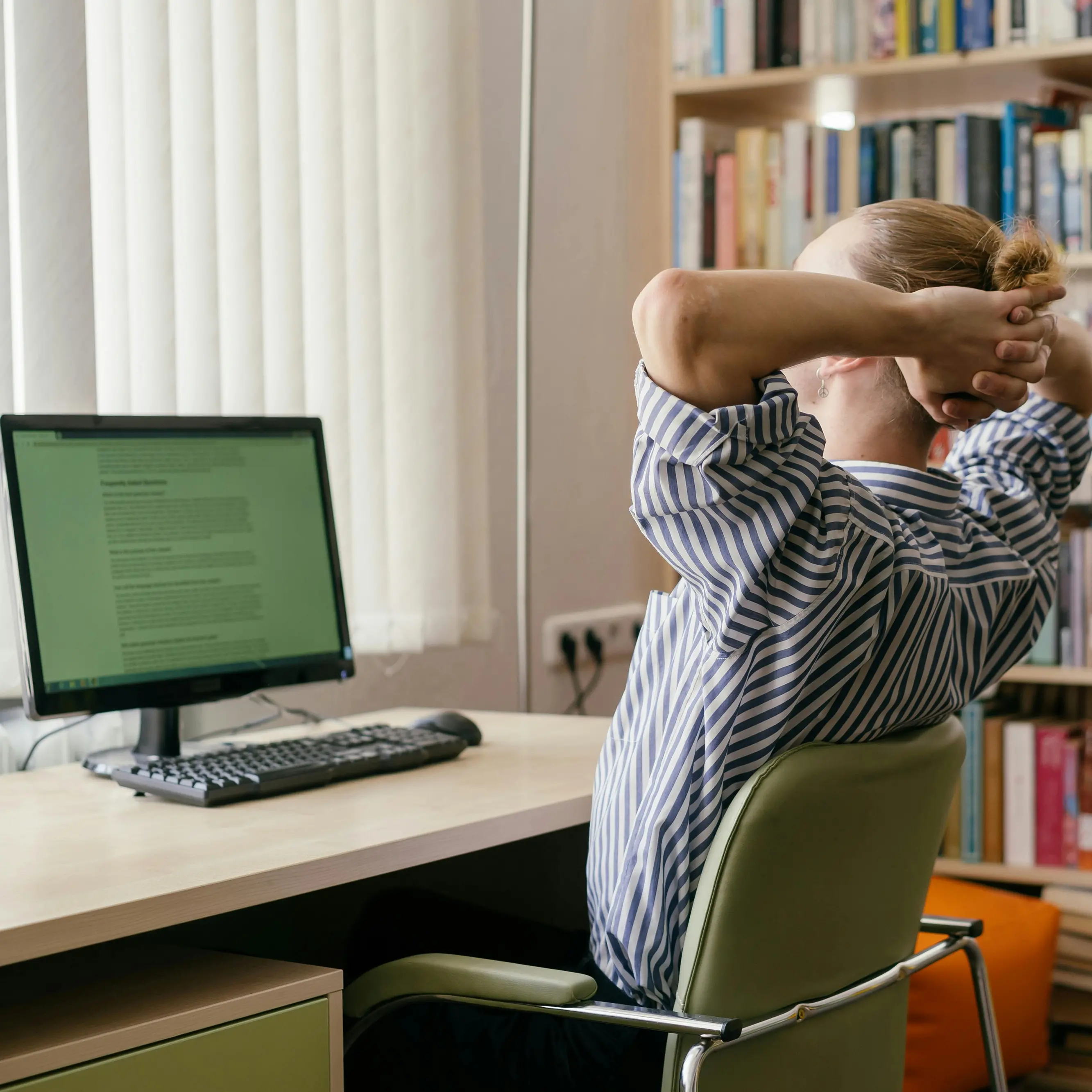 Esperto di tutto, dal rischio amianto agli uccelli dell’Angitola: ma il super consulente lavorava in un'agenzia funebre\n