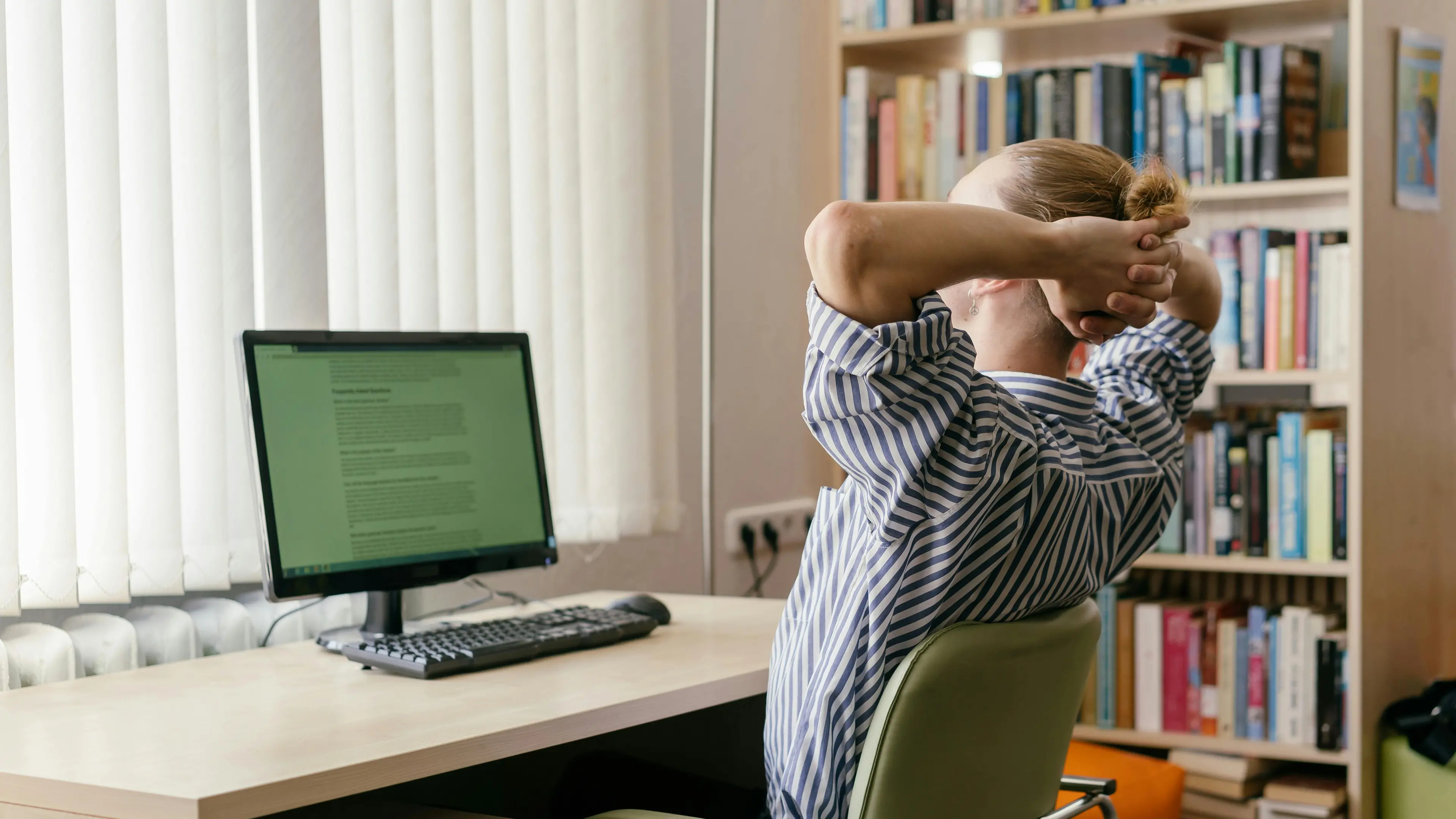 Esperto di tutto, dal rischio amianto agli uccelli dell’Angitola: ma il super consulente lavorava in un'agenzia funebre\n