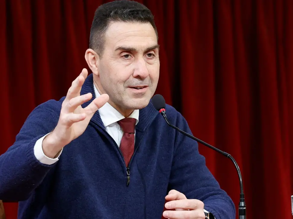 Roberto Vannacci ufficializza l’addio alla Lega: «Proseguo da solo, Futuro Nazionale è realtà politica». Salvini: «Sono deluso»