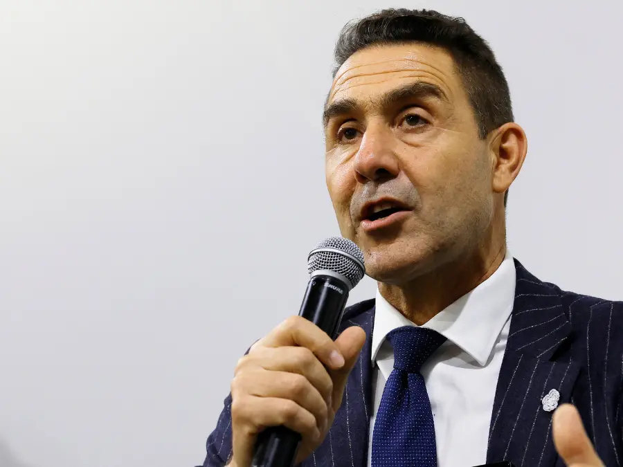 Vannacci al 4,2% nei sondaggi: Futuro Nazionale rosicchia più a FdI che alla Lega e riapre la guerra dei consensi