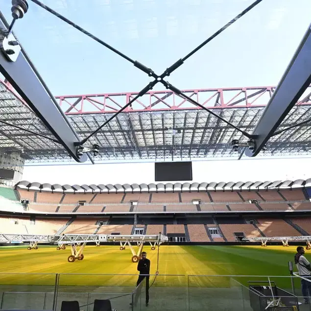 San Siro non è ancora pieno: per la cerimonia di apertura delle Olimpiadi di Milano Cortina arriva il “paghi uno e prendi due”\n