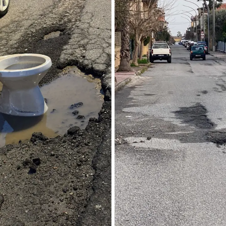 Limbadi, un water al centro della strada per segnalare l’ennesima buca sul corso\n