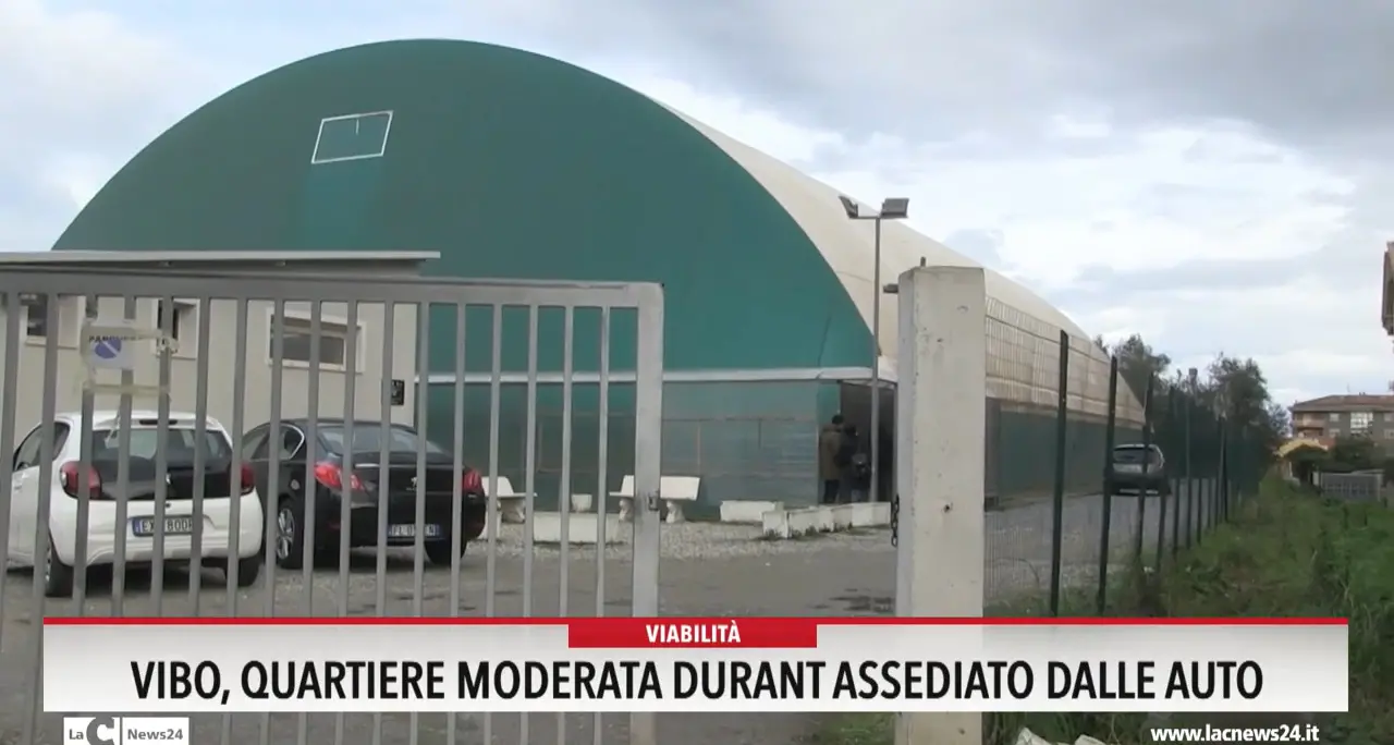 Vibo, quartiere Moderata Durant assediato dalle auto