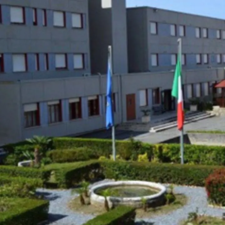 Drone con droga e 4 cellulari abbattuto e sequestrato dagli agenti del carcere di Paola\n