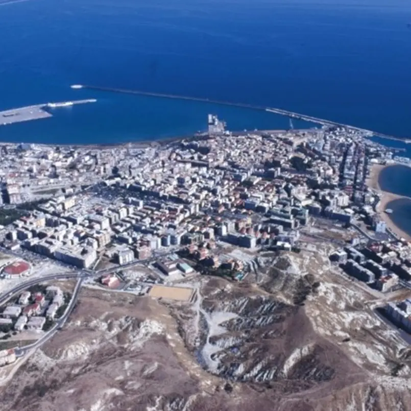 Porto di Crotone, l’Usb aderisce allo sciopero internazionale e denuncia\u00A0«traffici oscuri e navi militari»\n