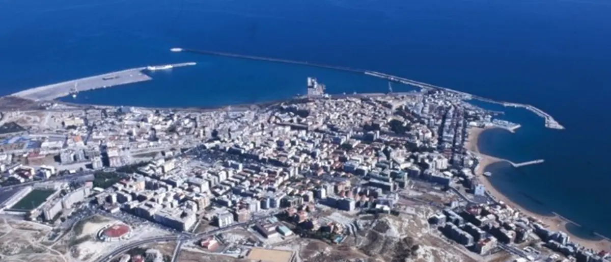 Porto di Crotone, l’Usb aderisce allo sciopero internazionale e denuncia\u00A0«traffici oscuri e navi militari»\n