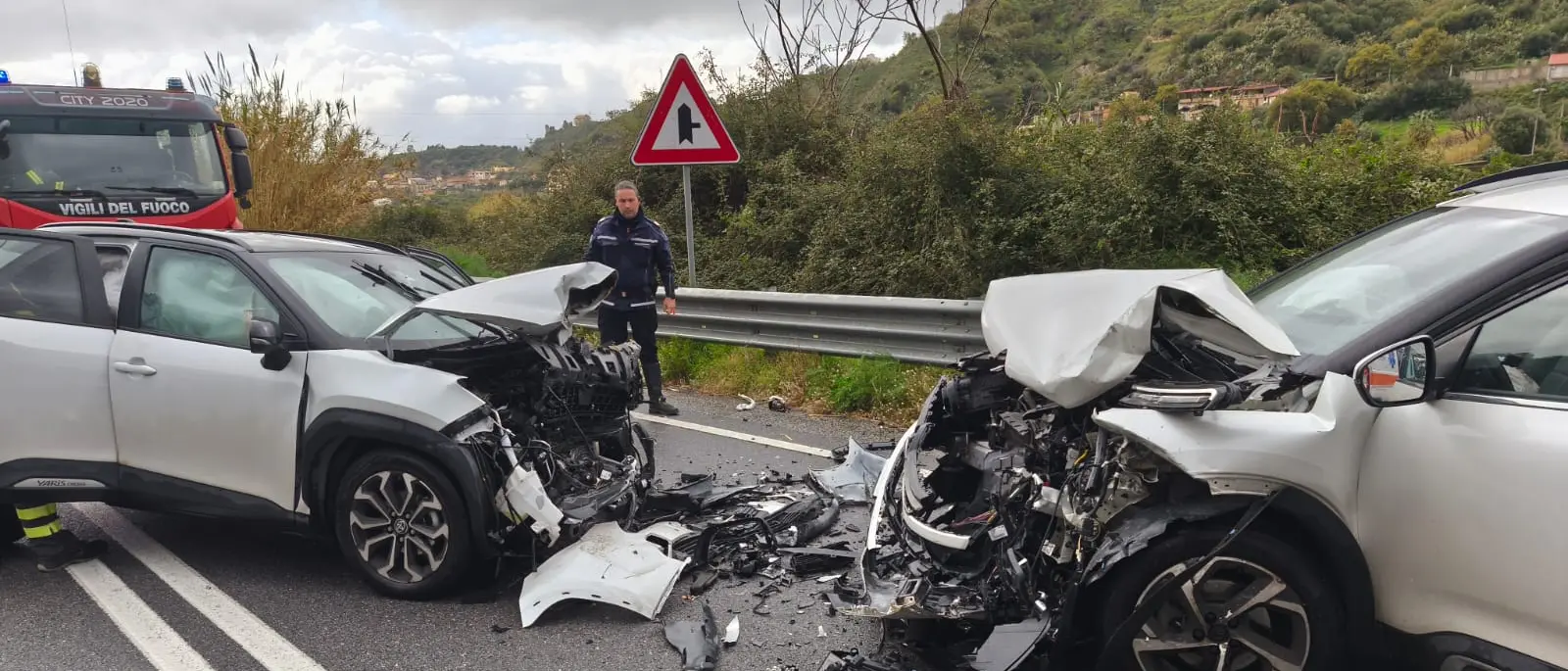Incidente sulla nuova arteria Gallico–Gambarie: tre feriti non gravi\n