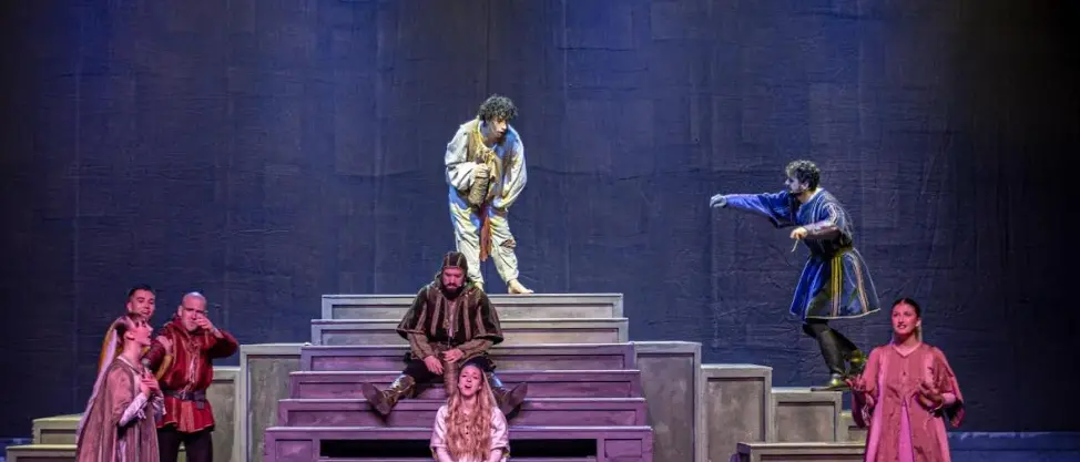 Successo per Forza venite gente: al Rendano il musical che racconta la storia di San Francesco d’Assisi registra il tutto esaurito\n