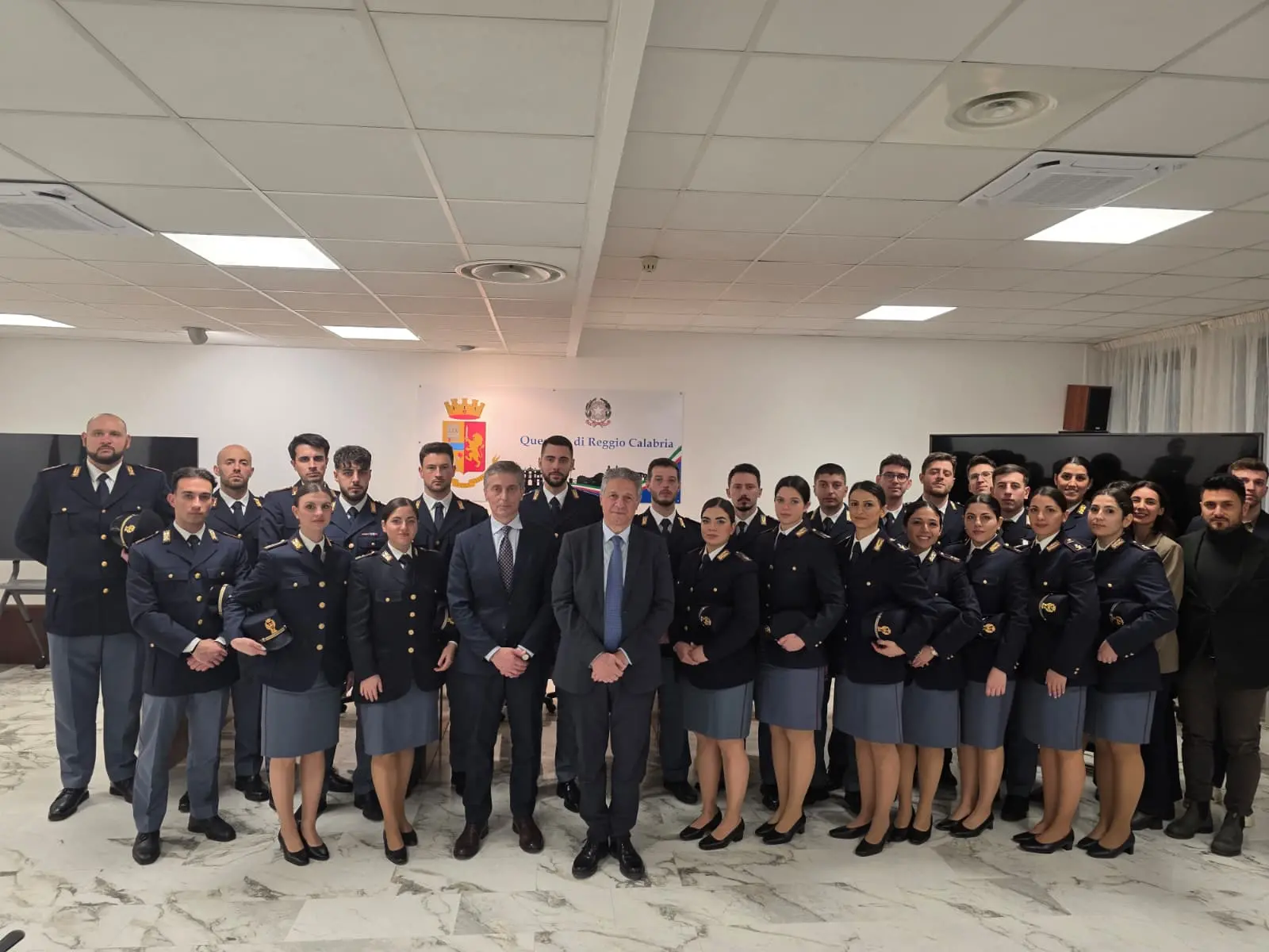 Nuovi rinforzi alla Questura di Reggio: trenta Vice Ispettori rafforzano l’organico e i presìdi sul territorio\n