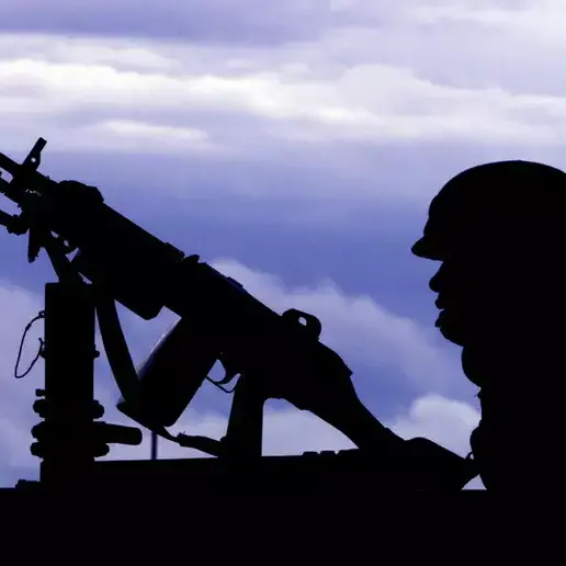 Orrore senza\u00A0limite. Cecchini a Sarajevo, indagato per omicidio un ottantenne: «Si vantava di fare la caccia all’uomo»\n