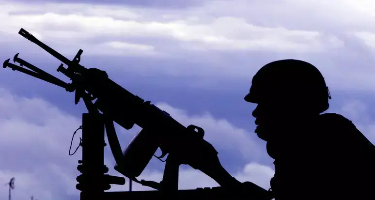 Orrore senza\u00A0limite. Cecchini a Sarajevo, indagato per omicidio un ottantenne: «Si vantava di fare la caccia all’uomo»\n