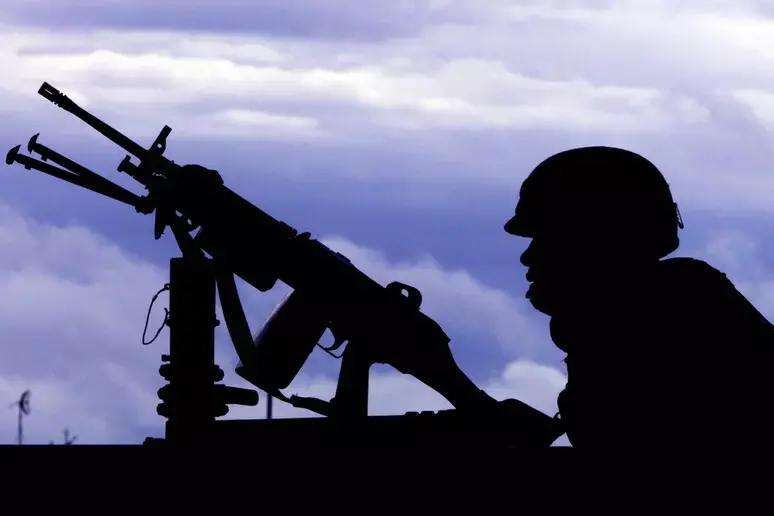 Orrore senza\u00A0limite. Cecchini a Sarajevo, indagato per omicidio un ottantenne: «Si vantava di fare la caccia all’uomo»\n