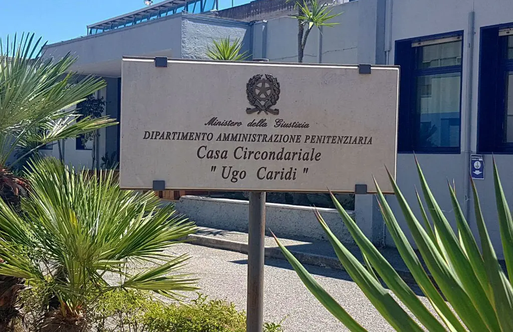 Trasferito a Catanzaro l’indagato per l’uccisione di Mansif Youness: disposta la perizia psichiatrica\n