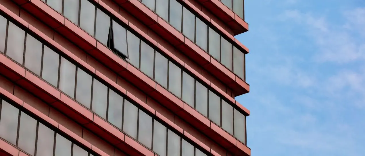 Il pasticciaccio brutto dei palazzi di Stato: venduti “per fare cassa”, poi riaffittati a caro prezzo. Malafede o semplice inettitudine?\n