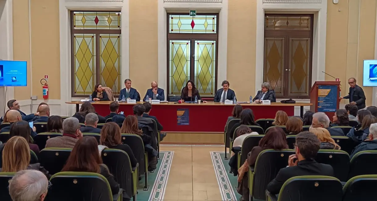 Riforma della giustizia tra fake news e rischi reali, a Reggio il confronto dell’ANM: «Vendetta della politica nei confronti della magistratura»\n