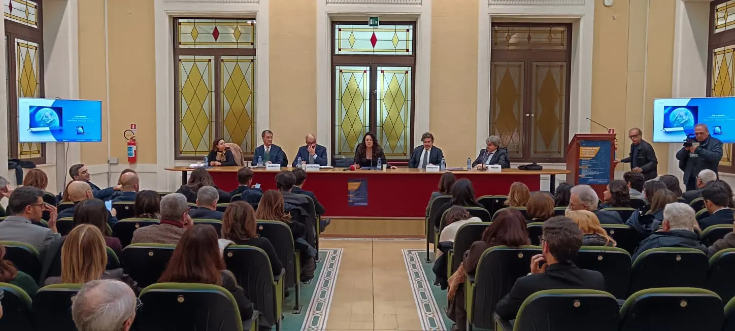 Riforma della giustizia tra fake news e rischi reali, a Reggio il confronto dell’ANM: «Vendetta della politica nei confronti della magistratura»\n