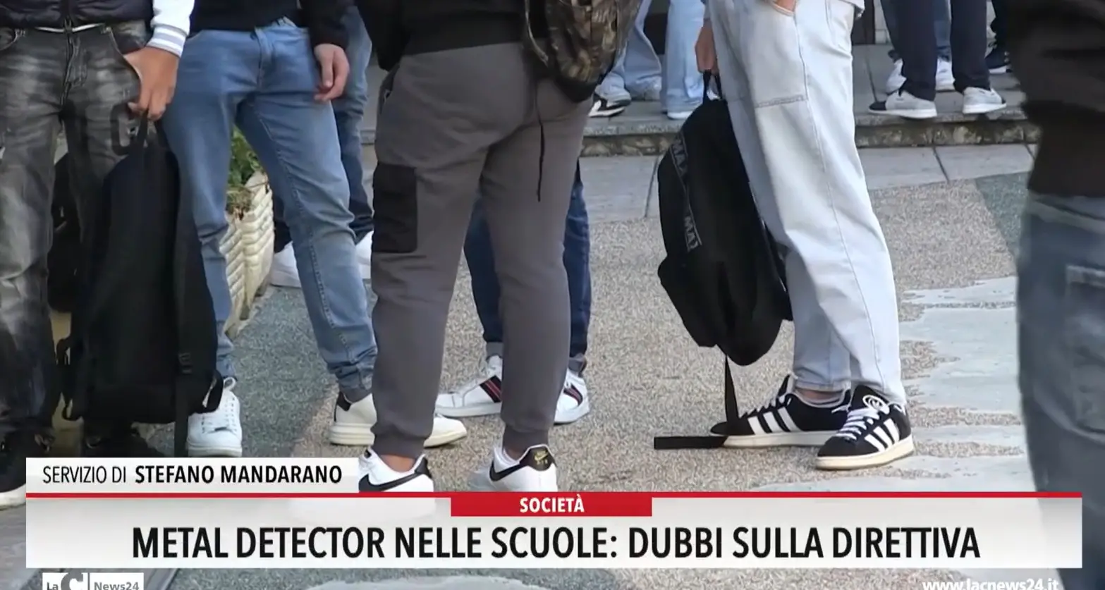 Metal detector nelle scuole: dubbi sulla direttiva