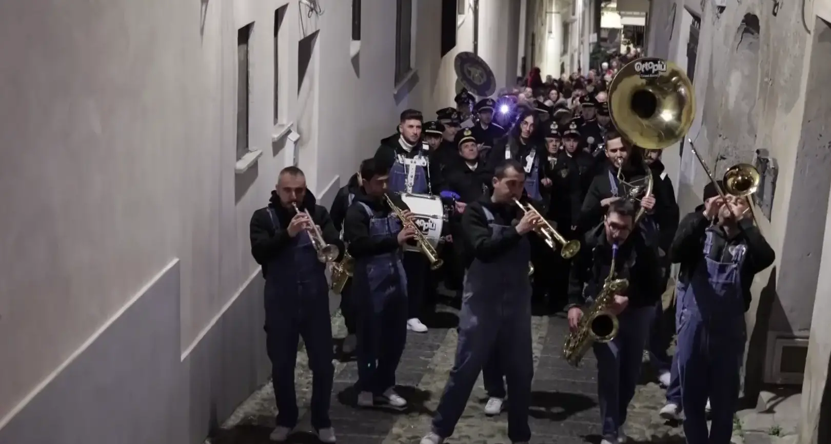 Chiesto consiglio comunale urgente su “A farla amare comincia tu”