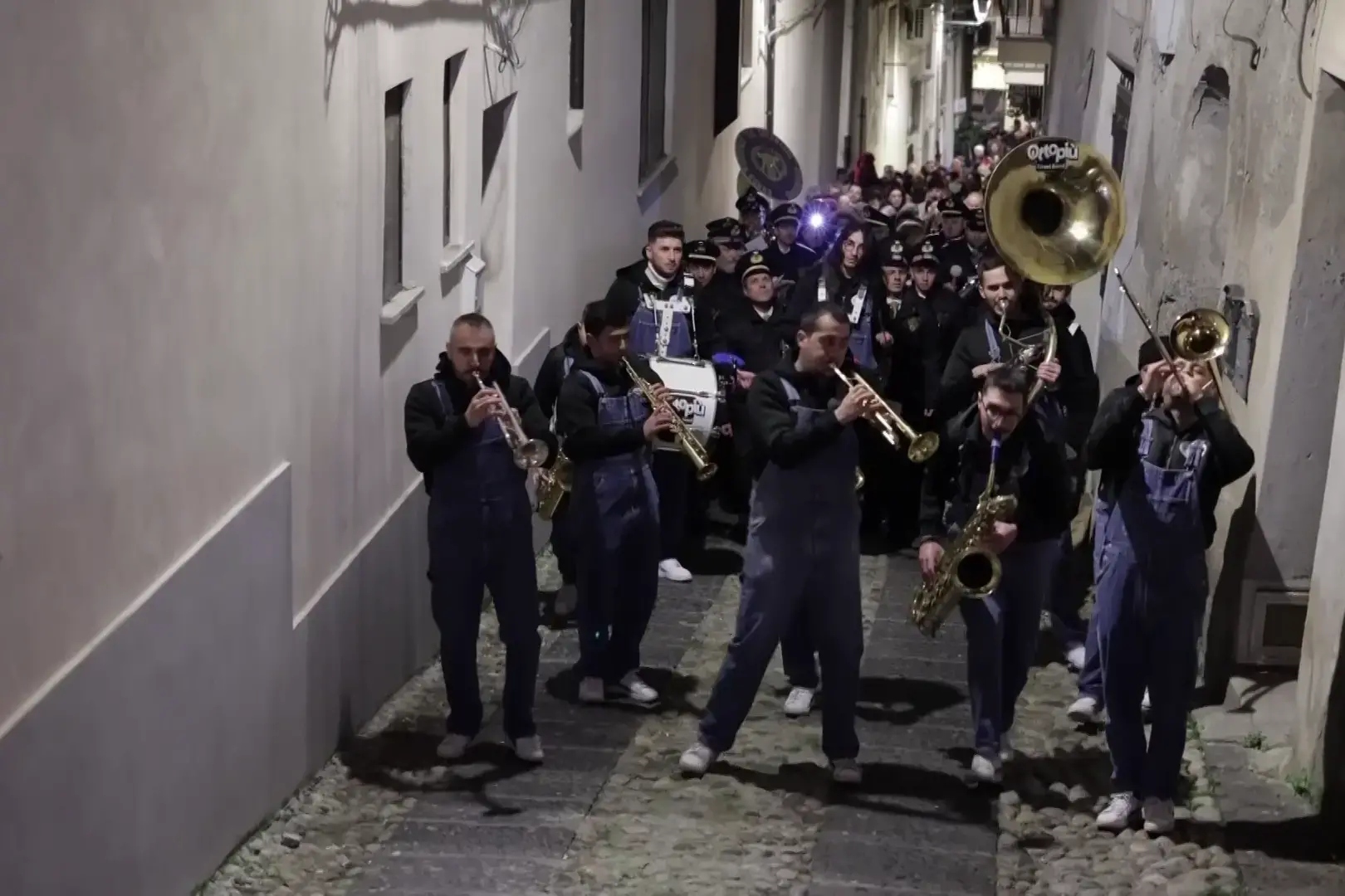 Chiesto consiglio comunale urgente su “A farla amare comincia tu”