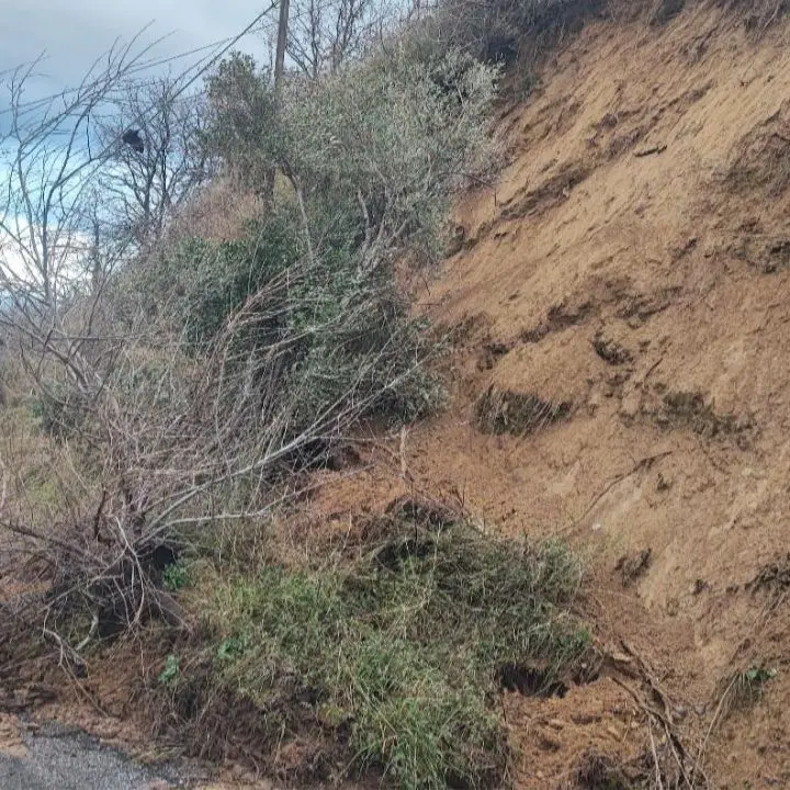 Castrolibero, frana in via San Marco: ordinata la chiusura al traffico\n