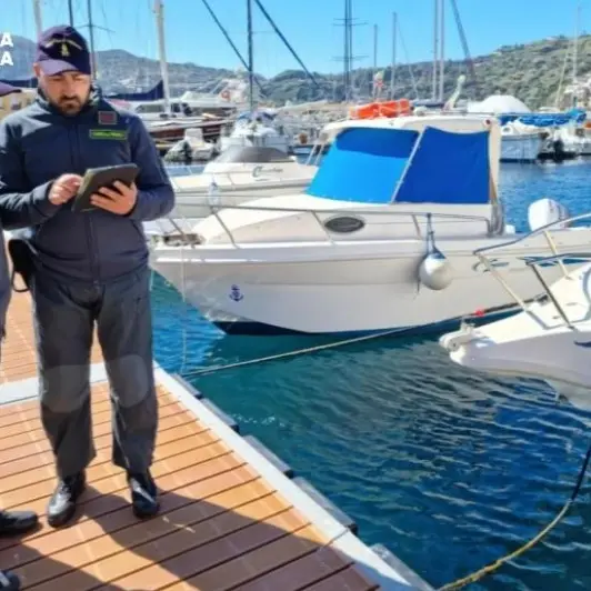 Imbarcazioni di lusso con bandiera estera: la Guardia di finanza di Vibo accerta violazioni fiscali\n