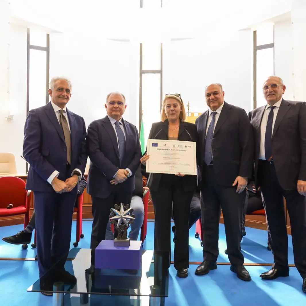 Calabria in Sviluppo – Il Roadshow,\u00A0parte il tour della fondazione Mask Its Academy nelle scuole della Calabria\n