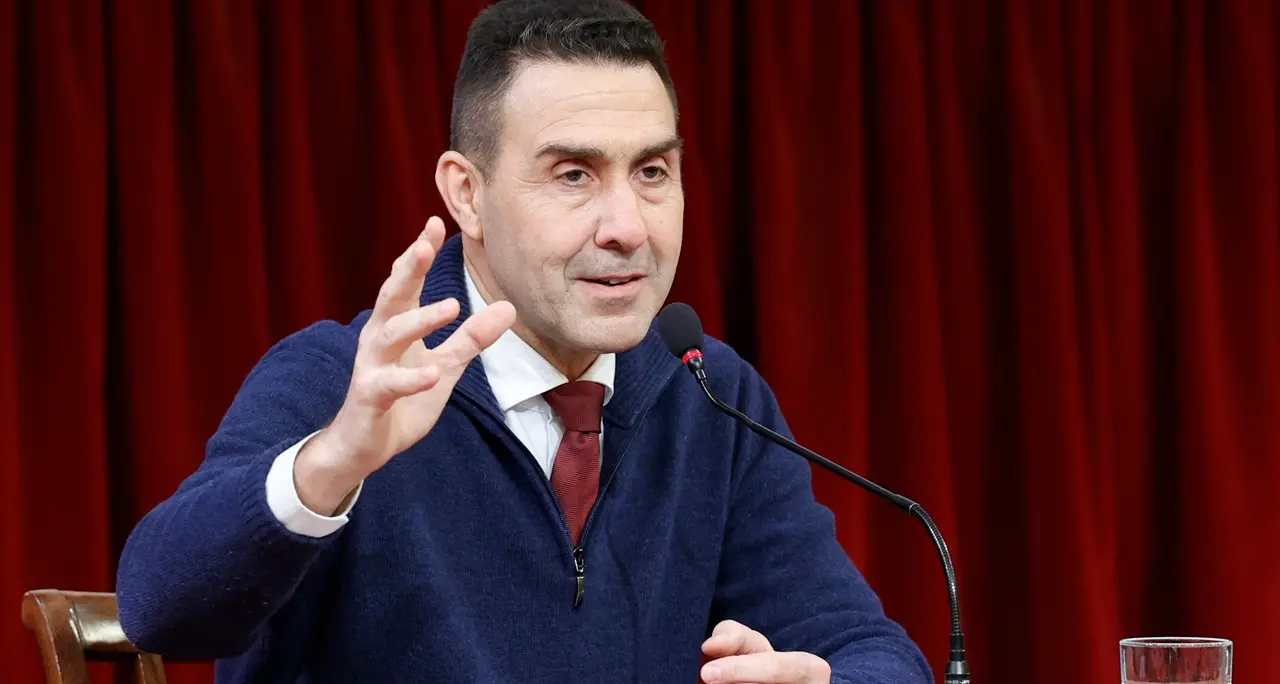 Il carro è pronto, i cavalli pure: attorno a Vannacci si raduna la nuova compagnia dell’ultrasovranismo\n