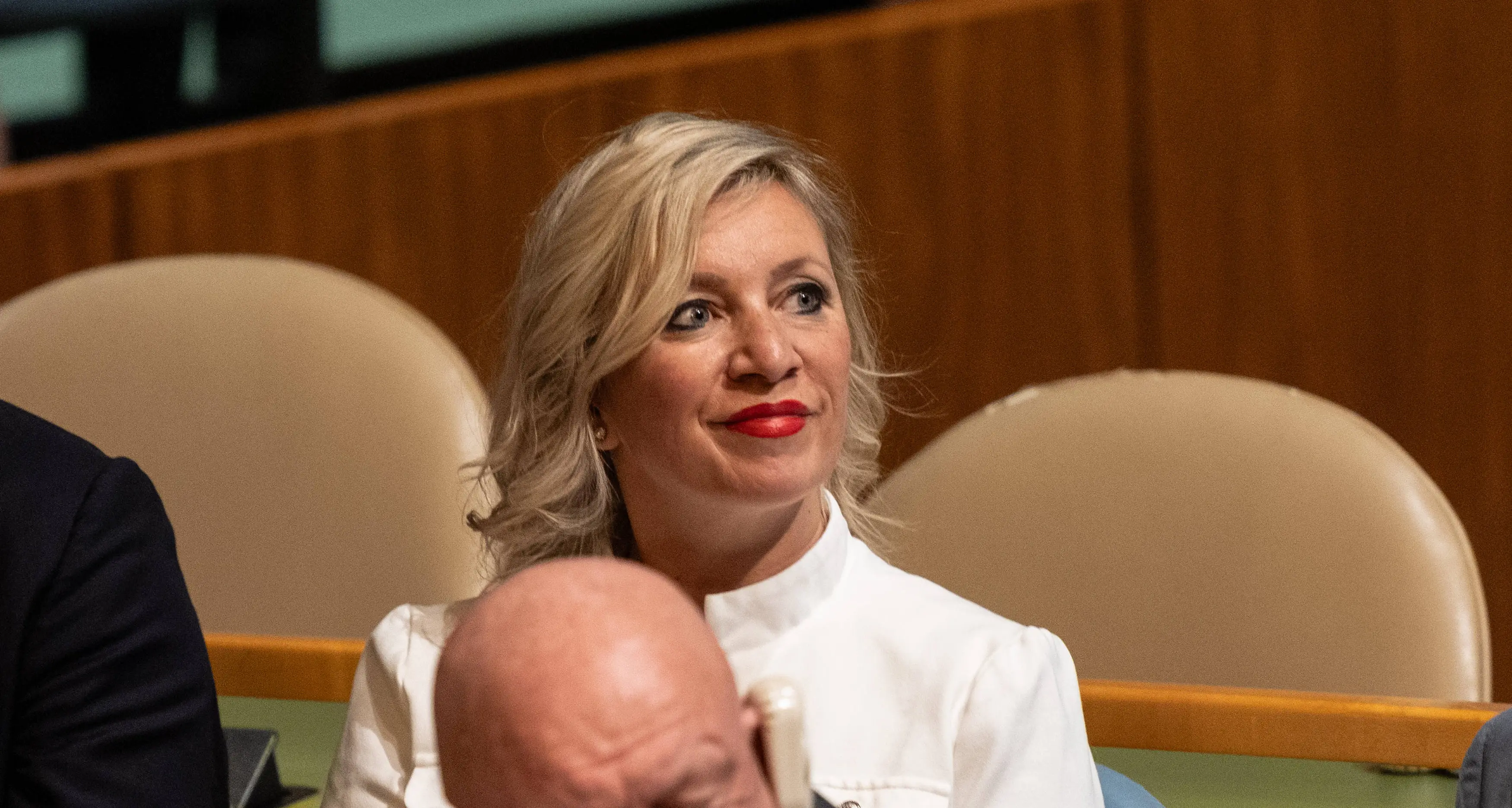 Zakharova si copre di ridicolo: accusa l’Italia, ma gli hacker filorussi firmano l’attacco alle Olimpiadi con tanto di bandierina\n