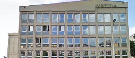 Lamezia, dipendenti sfruttati nei supermercati Perri: il processo parte (a stento) dopo due anni di rinvii\n