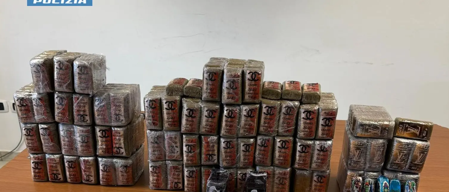 Incidente sull’A2, scoperti 33 chili di hashish: arrestato autotrasportatore cinquantenne\n