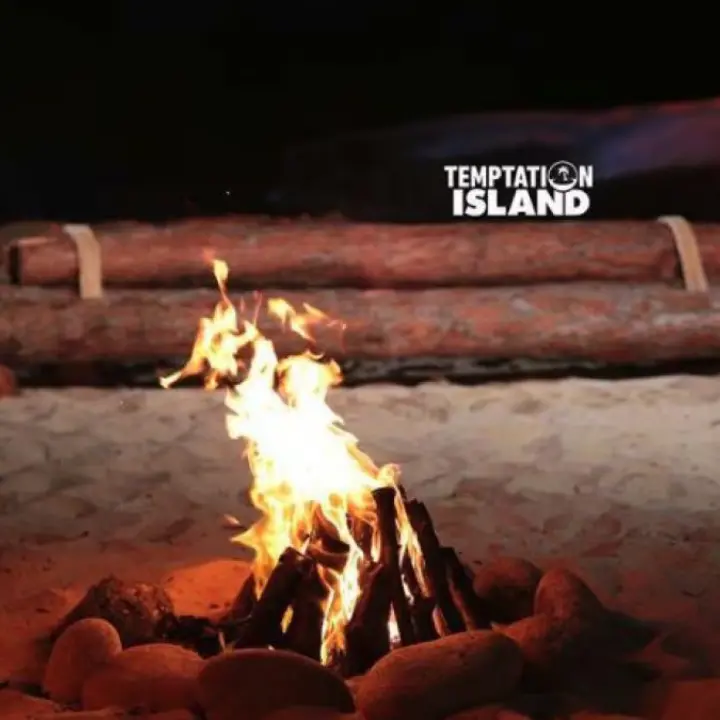 Un poliziotto a Temptation Island senza permesso, Pisani lo licenzia: il Tar lo riammette e ora chiede a Mediaset la verità sulla puntata “incriminata”\n