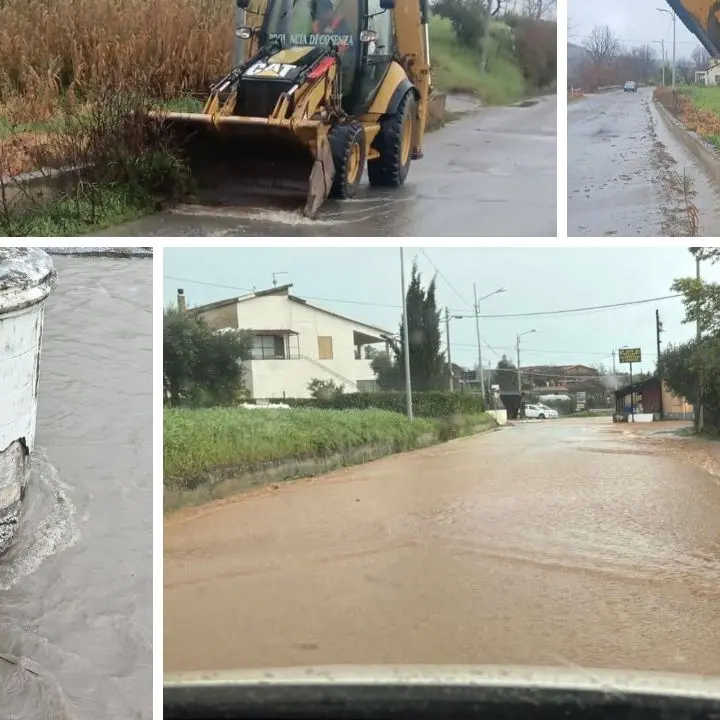 Altomonte sott’acqua, strada sommersa e scontro sulle responsabilità\n