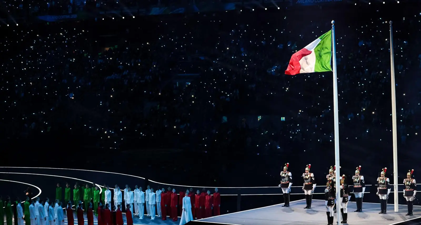 Mattarella arriva in tram a San Siro: la sorpresa dei Giochi accende lo stadio e l’orgoglio italiano\n