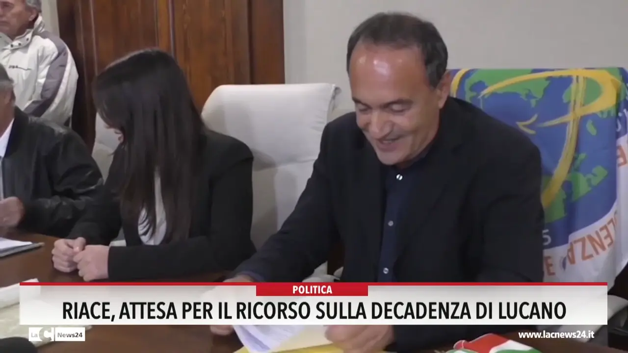 Riace, attesa per il ricorso sulla decadenza di Lucano