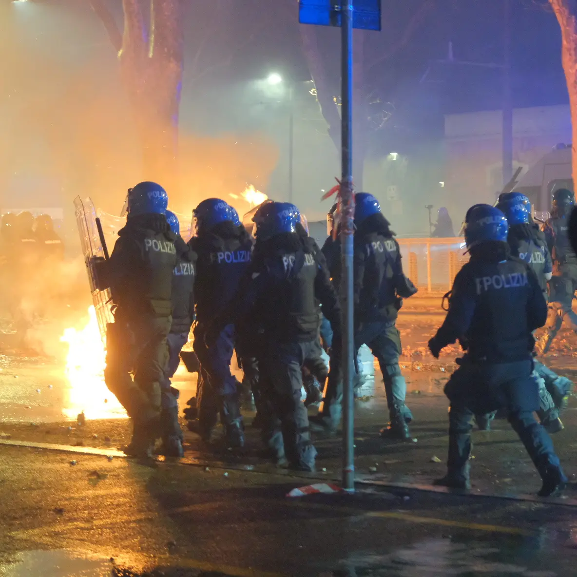 “Io sto col poliziotto”, la Lega avvia anche a Vibo la raccolta firme per rafforzare il Decreto sicurezza\n