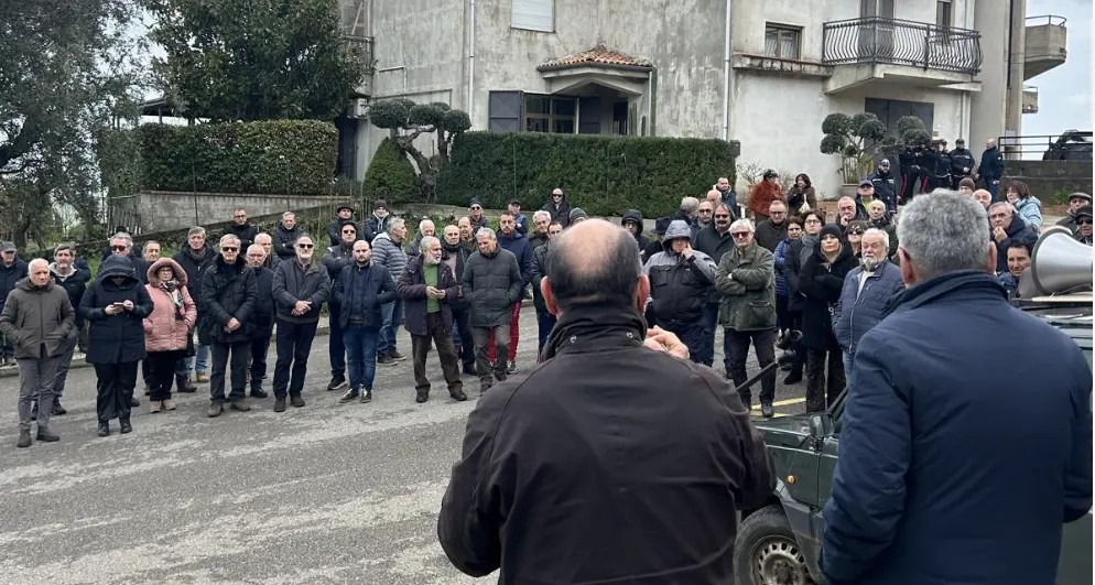 Sanità nel caos, assemblea a San Marco Argentano: «Le opere vanno completate entro il 2026 o sarà mobilitazione»\n