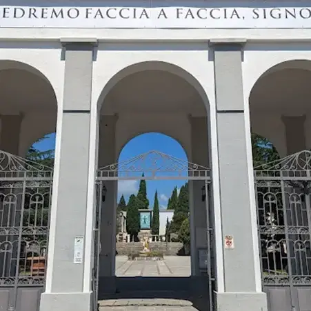 Nuovi loculi prefabbricati nei cimiteri di via Paglia e Santa Maria, Serò: «Si affronta l'emergenza programmando il futuro»\n