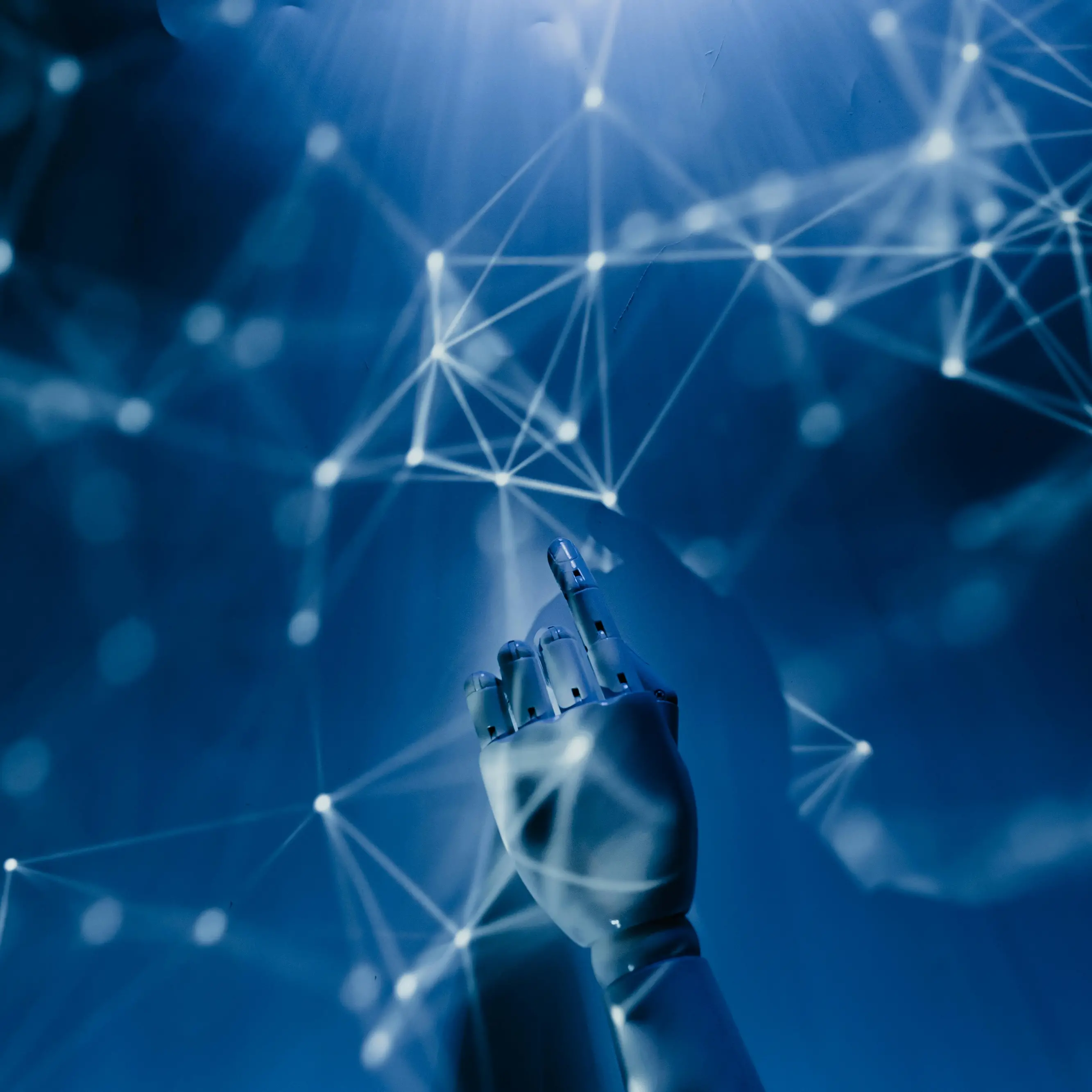 Boom dell’intelligenza artificiale, ma l’Italia resta indietro: crescono i big, arrancano pmi e startup\n