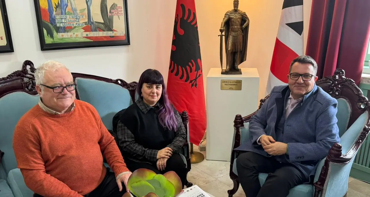 Calabria e Albania nel segno della cultura Arbëreshe: presentato a Tirana il documentario “Gjuhë e Zemrës – La Lingua del Cuore”\n