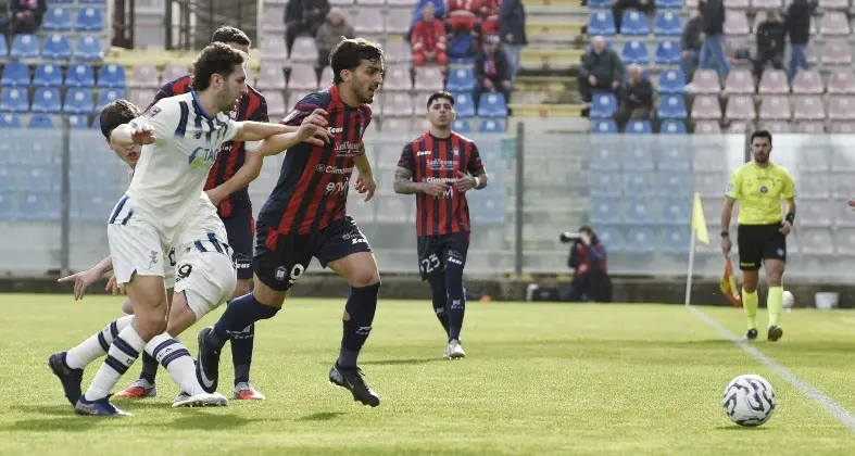 Musso su rigore concede al Crotone il poker di vittorie consecutive: AtalantaU23 battuta per 1-0\n